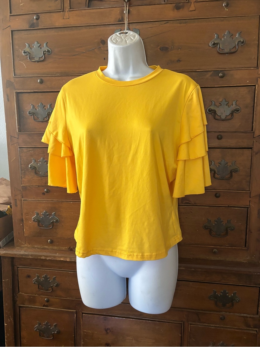 Women’s Yellow Ruffle Sleeve Top Size Medium